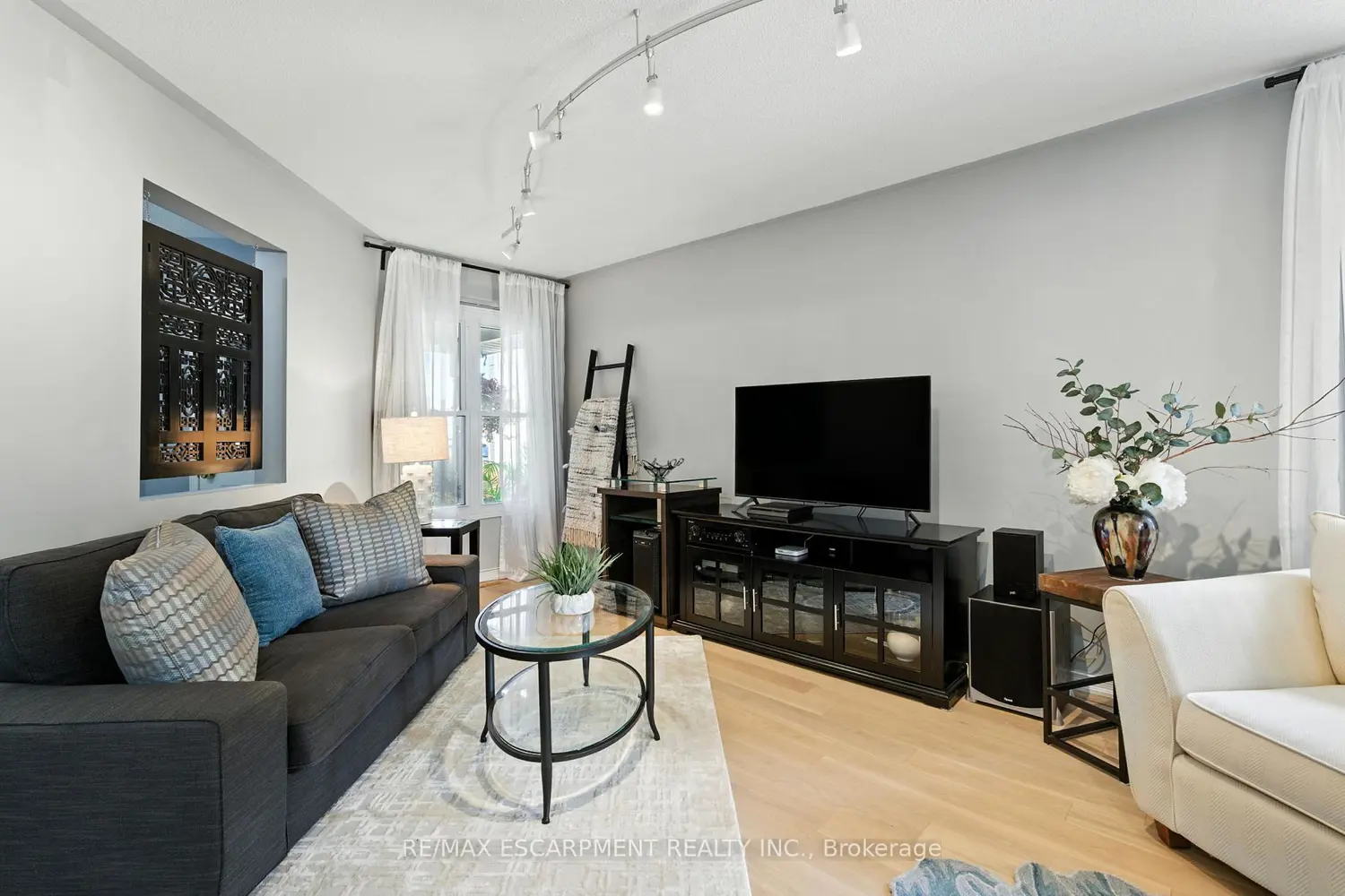 88 Grindstone Way photo 4