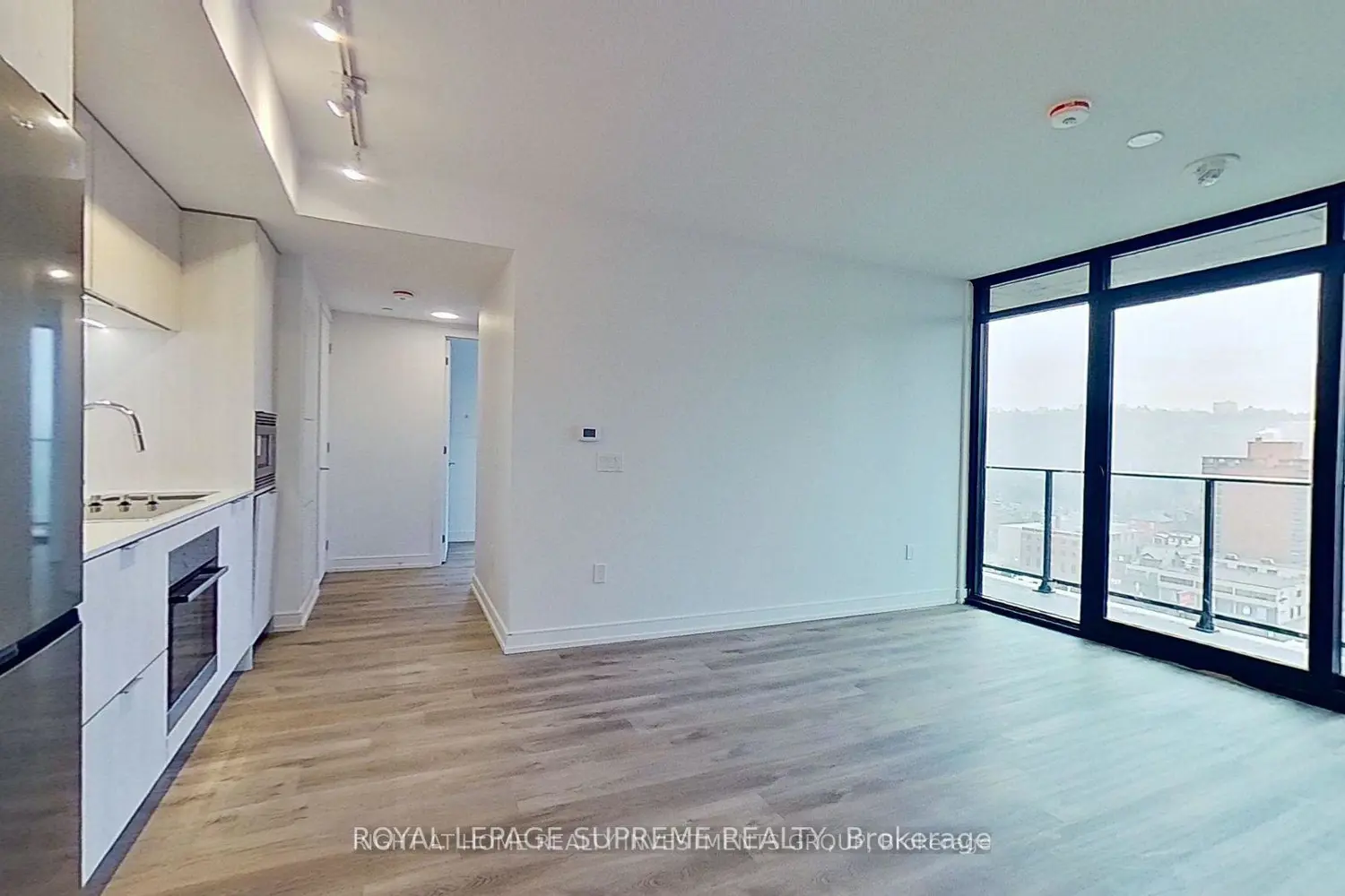 1 Jarvis Street 1322 photo 5