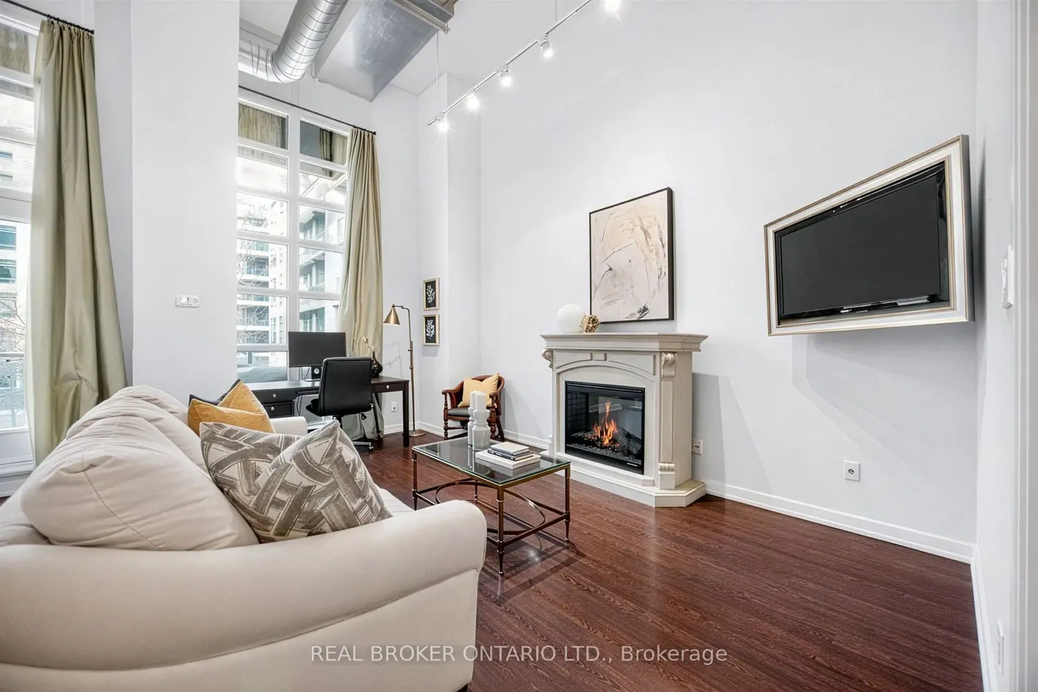 Additional image 5 of 380 Macpherson Avenue 209