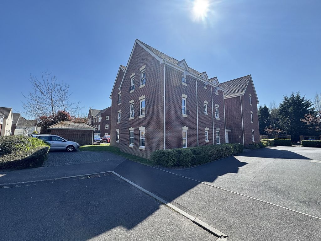 Additional image 3 of 2 bed flat for saleOysell Gardens, Portchester PO16