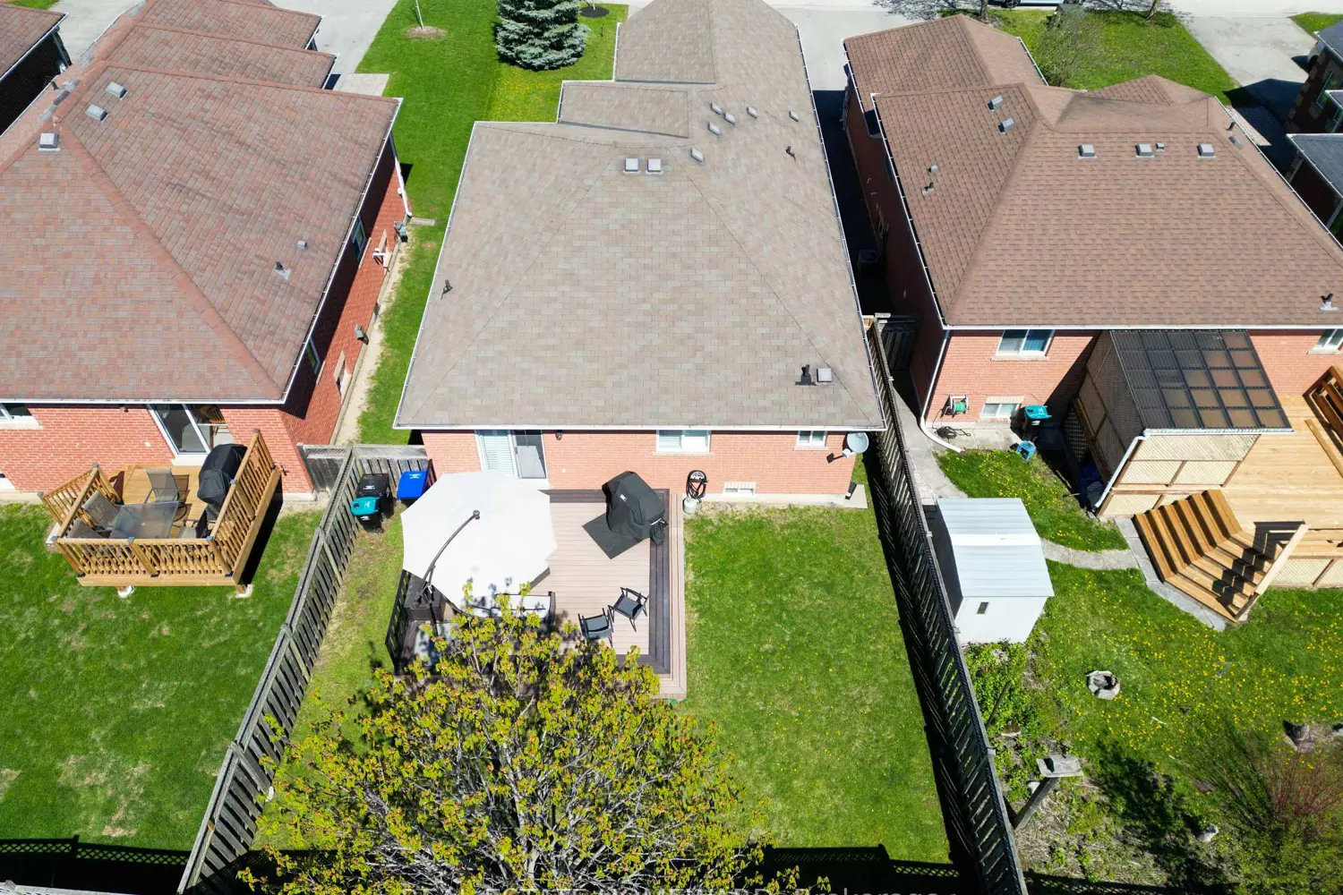 1283 Vincent Crescent