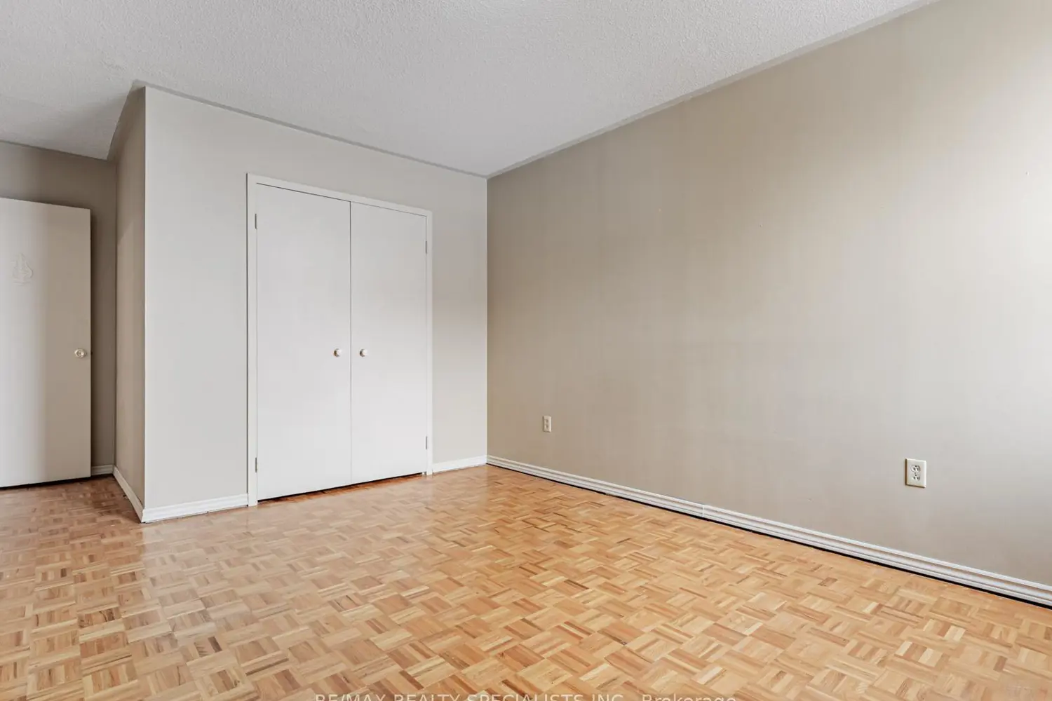 Additional image 13 of 151 La Rose Avenue 401