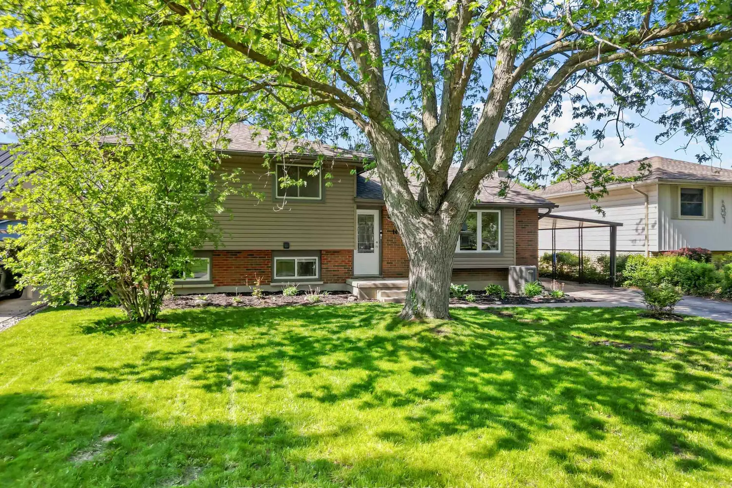 14 Notre Dame Crescent photo 2