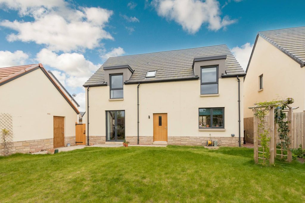 Additional image 27 of 4 bed detached house for sale21 Castlemains Gardens, Dirleton, North Berwick EH39
