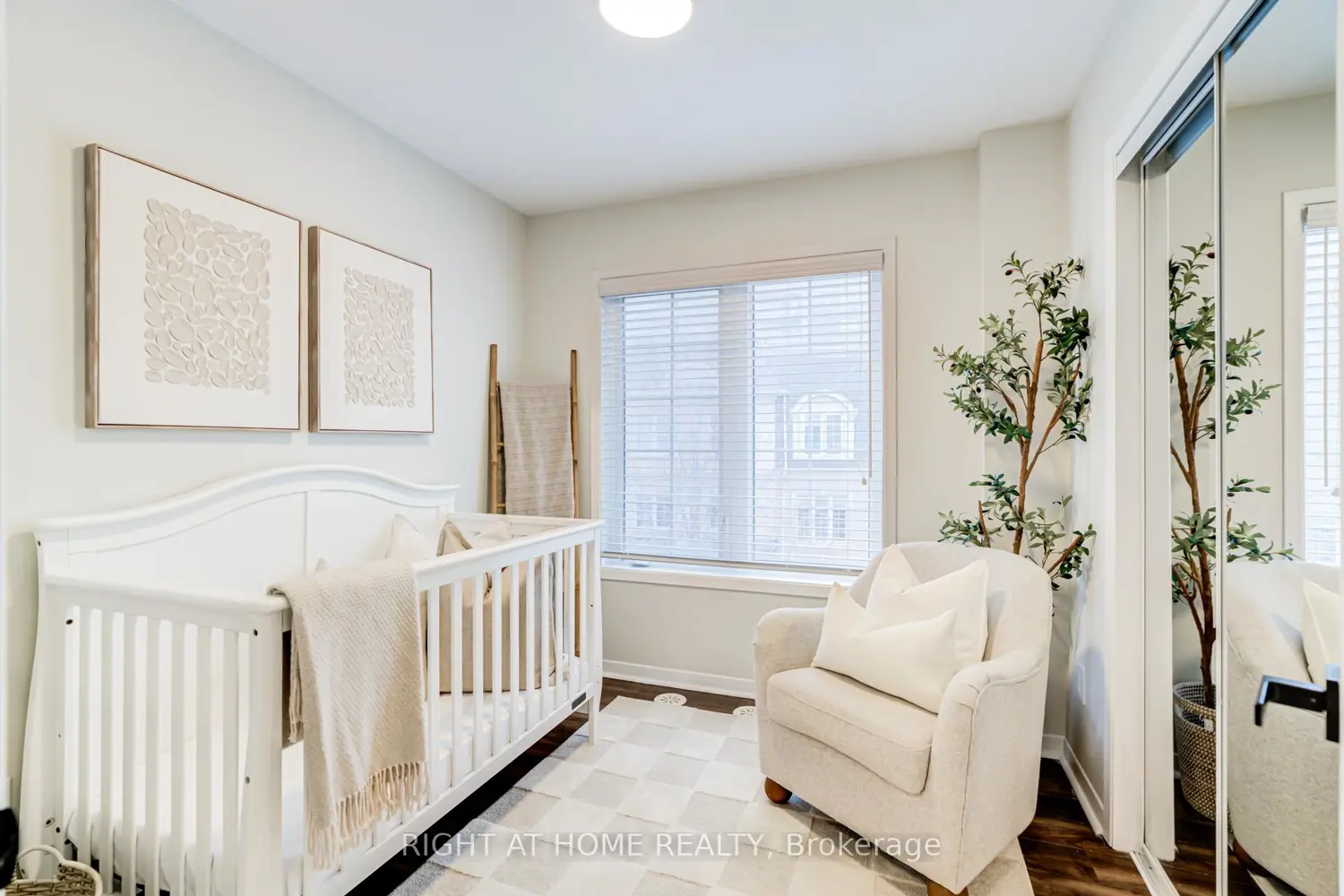 Additional image 18 of 1250 St Martins Drive 88