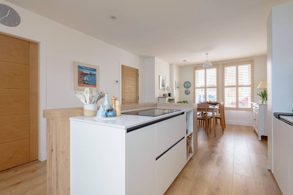Additional image 9 of 4 bed detached house for sale21 Castlemains Gardens, Dirleton, North Berwick EH39