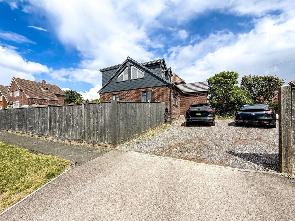 Additional image 21 of 4 bed detached bungalow for saleDore Avenue, Portchester PO16