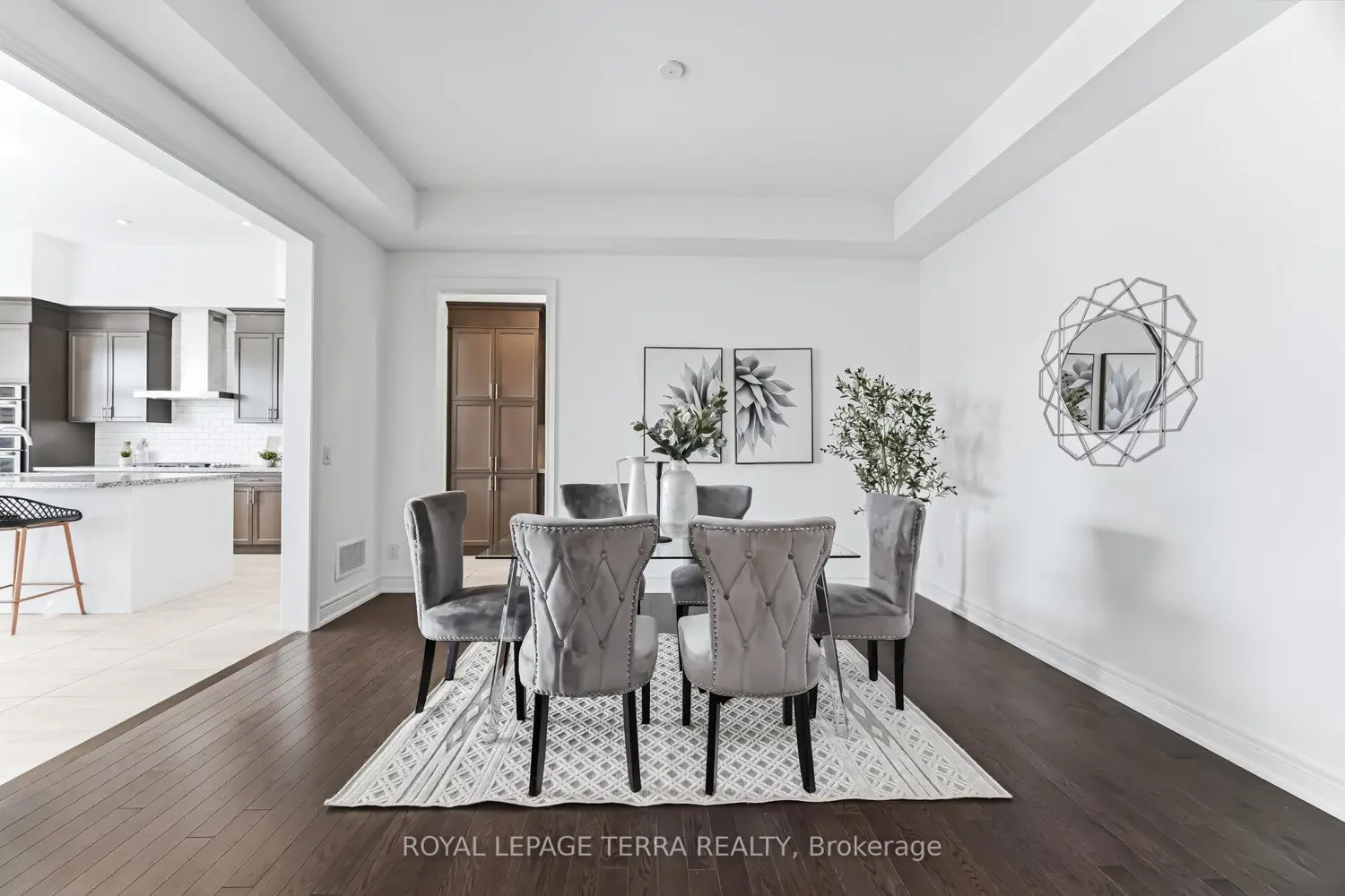 11 Lockton Street photo 2