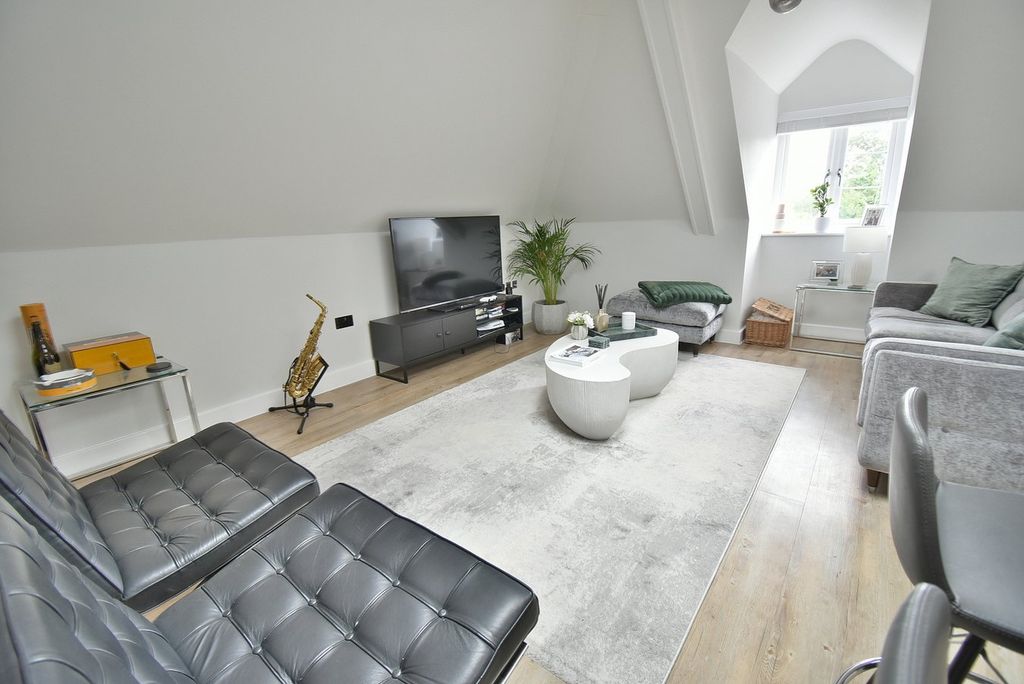 Additional image 8 of 2 bed flat for saleBeaufoys Avenue, Ferndown BH22