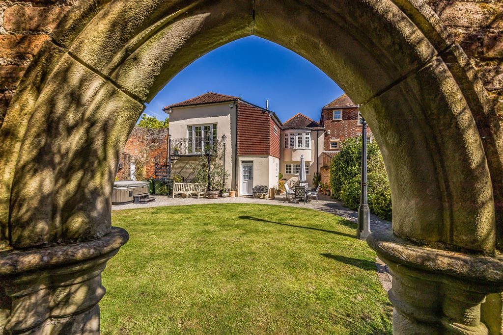 Additional image 16 of 5 bed property for saleCastle Street, Portchester PO16