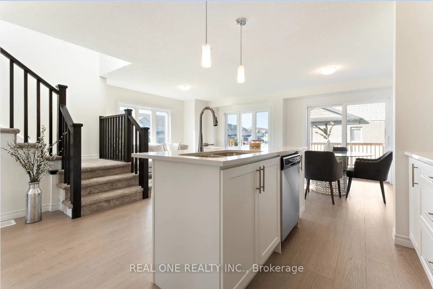 79 Harrison Drive photo 2