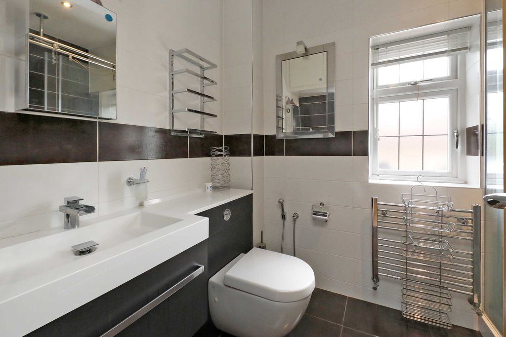 Additional image 18 of 7 bed detached house for sale15 Vicarage Way, Gerrards Cross SL9