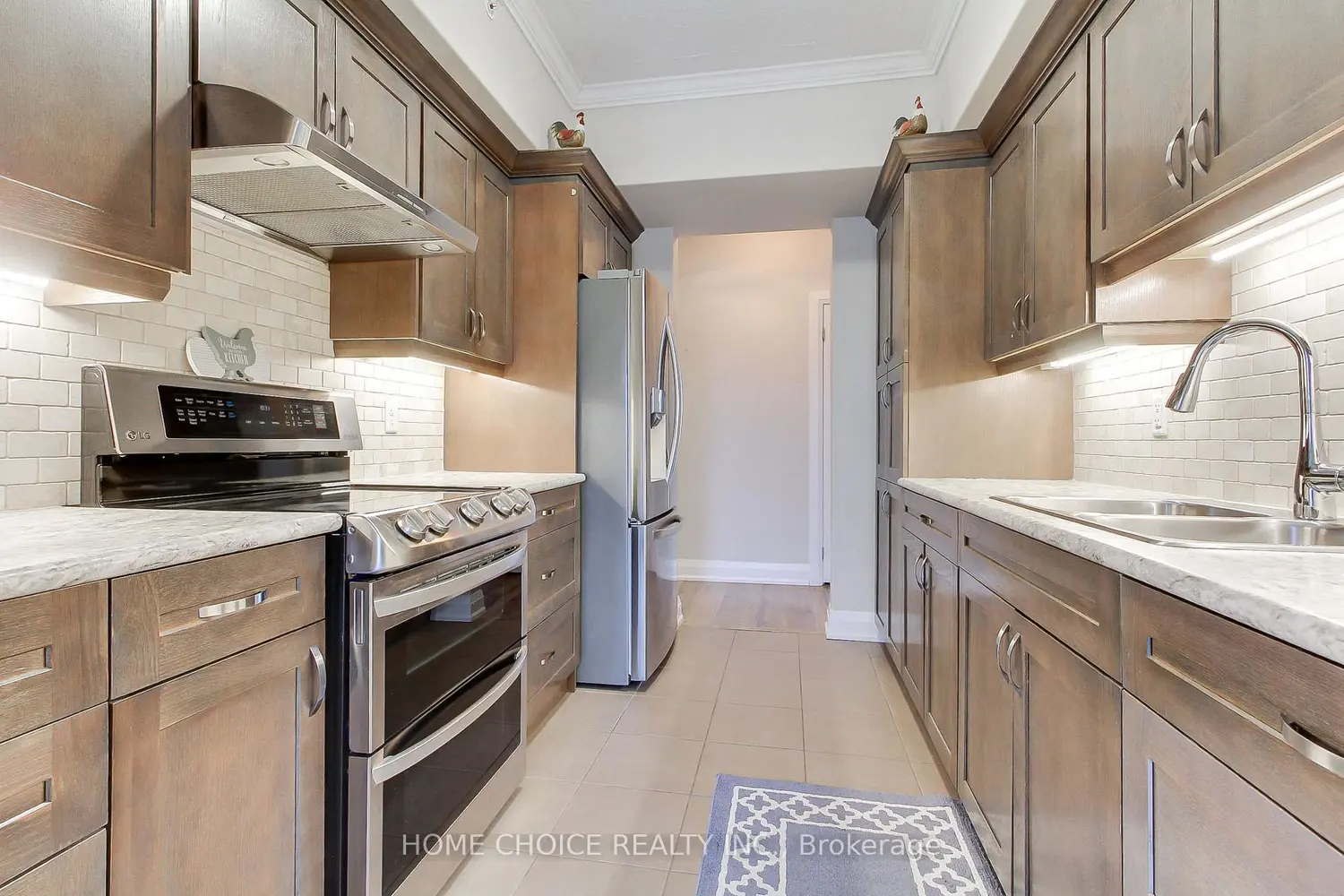 Additional image 7 of 720 Yonge Street 301