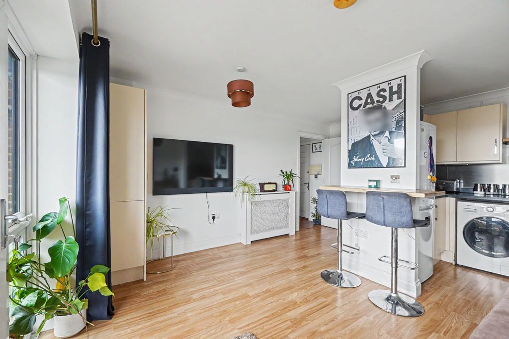 Additional image 8 of 2 bed flat for saleDock Road, Chatham ME4