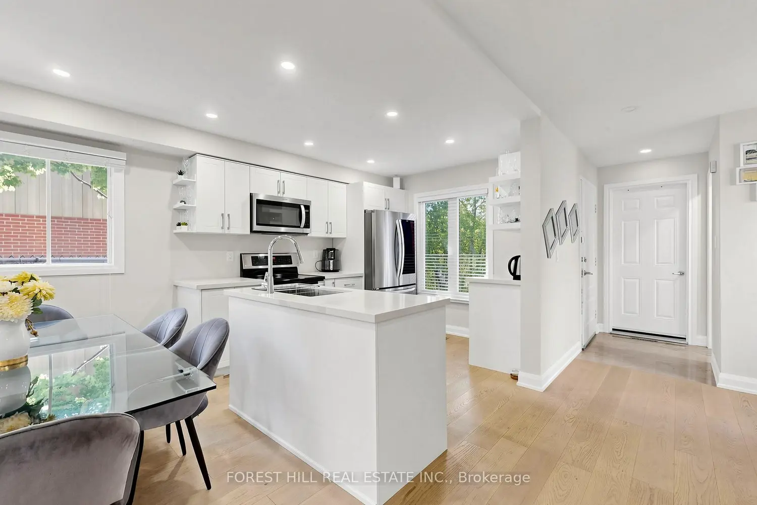 44 Lund Street photo 4