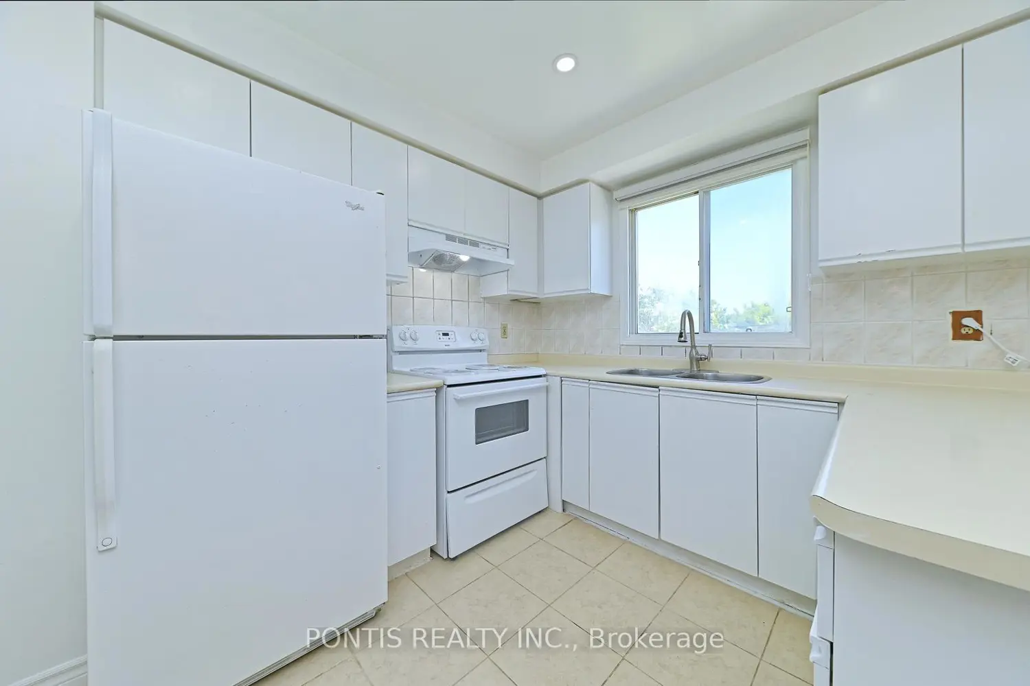 198 Moffatt Avenue photo 5