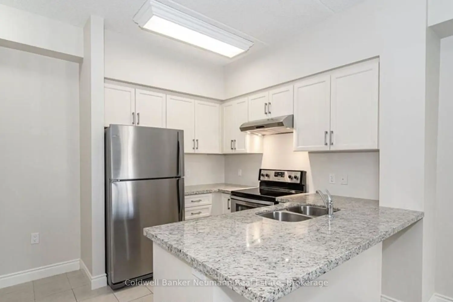 1077 Gordon Street 335 photo 3