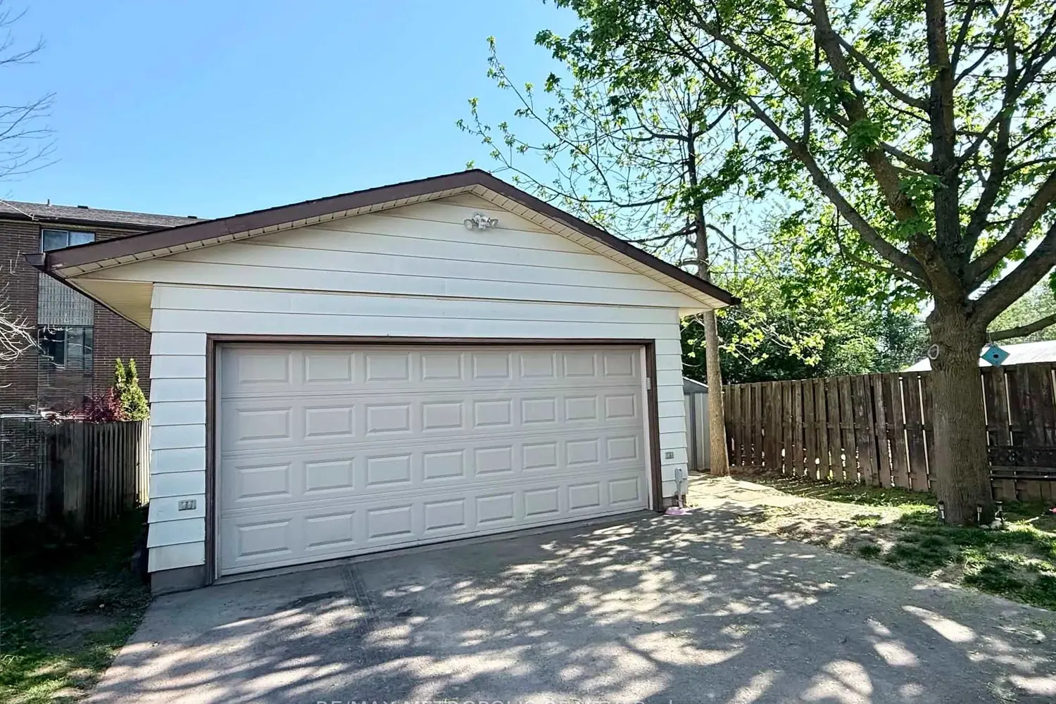 38 Dougherty Crescent photo 3