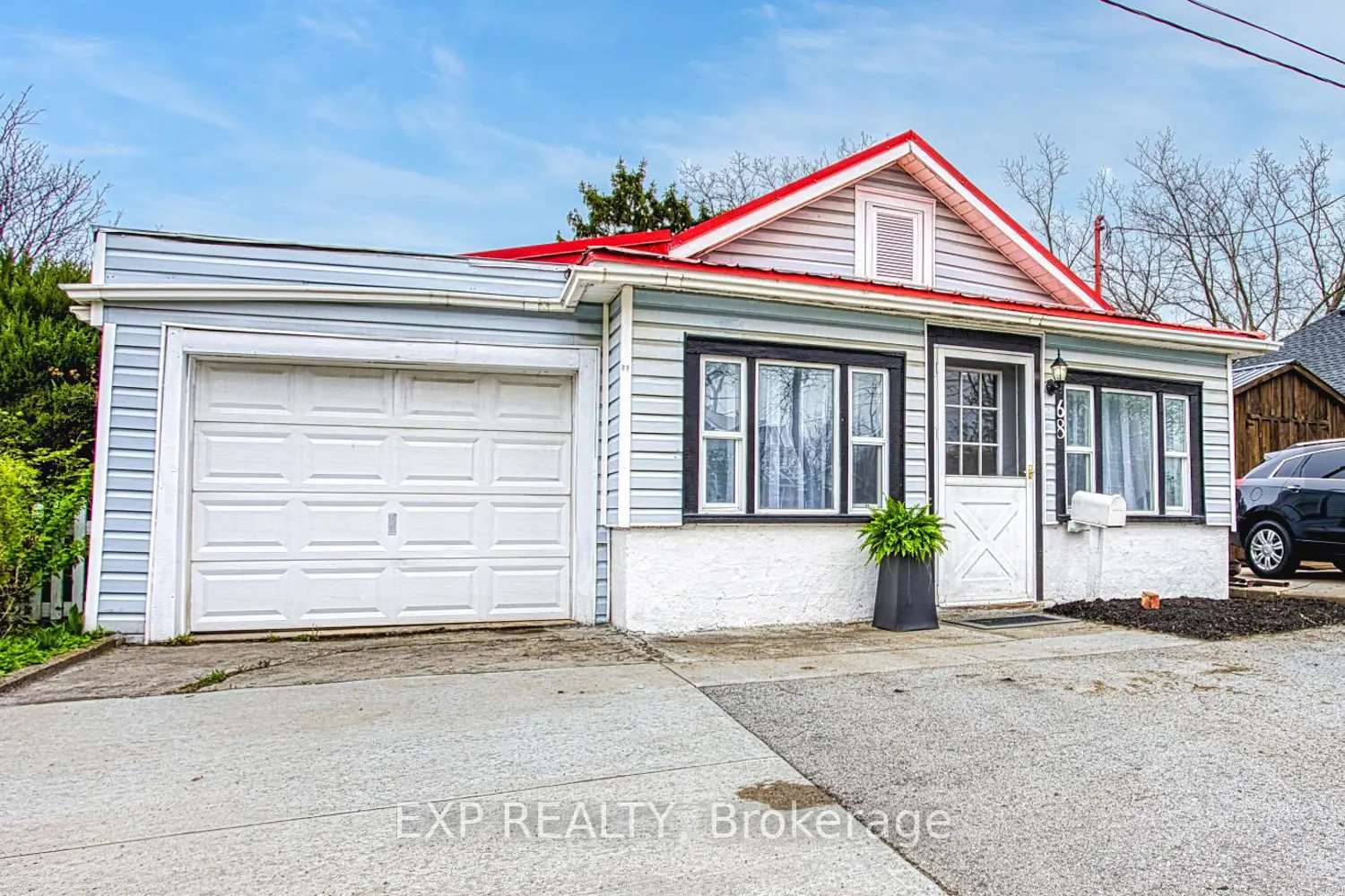 68 Riverside Drive photo 2