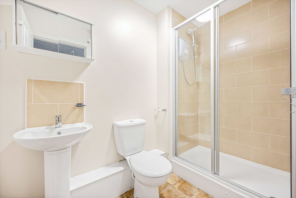 Additional image 9 of 2 bed flat for salePalmer Road, Faringdon, Oxfordshire SN7