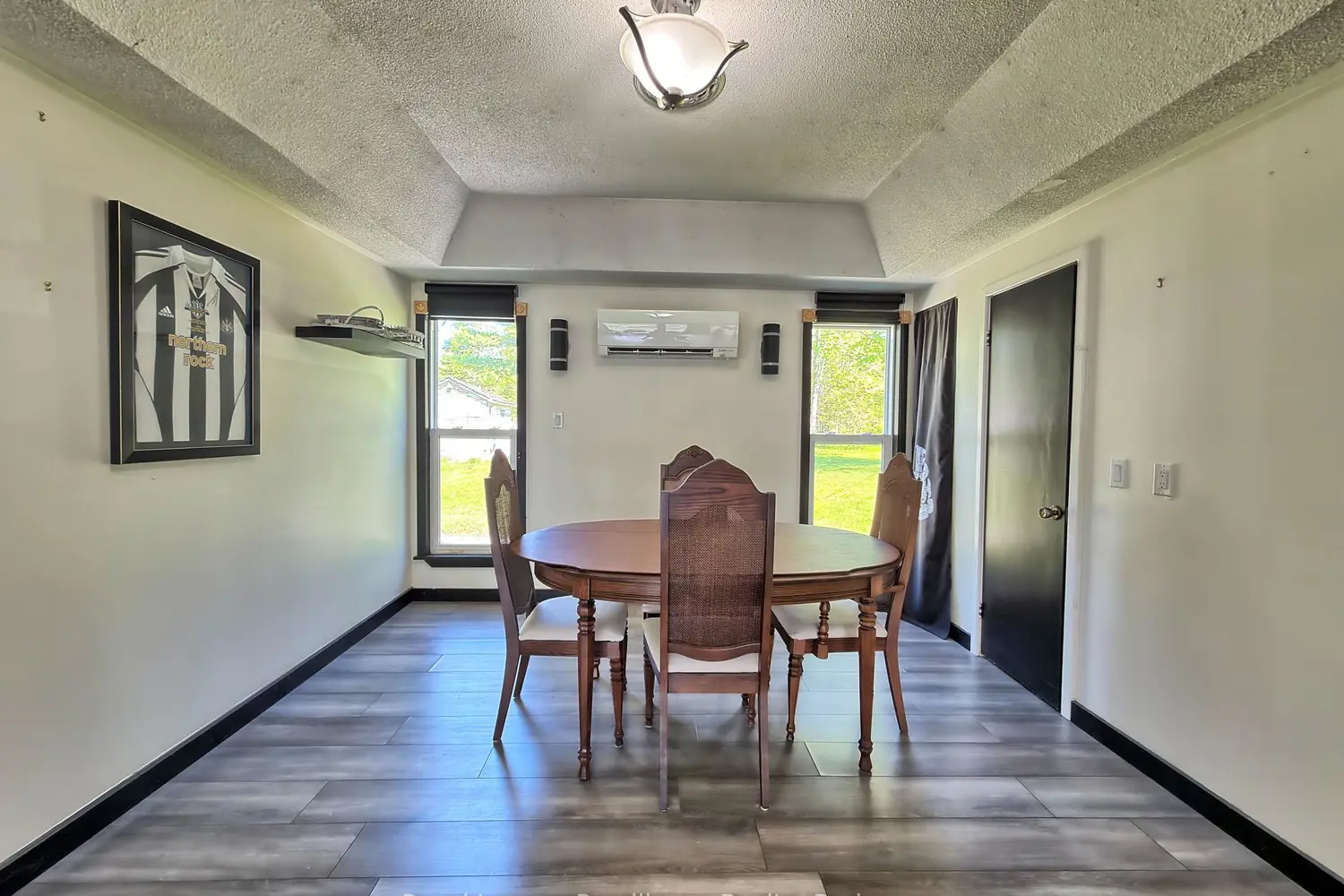 Additional image 9 of 562 Cordova Road