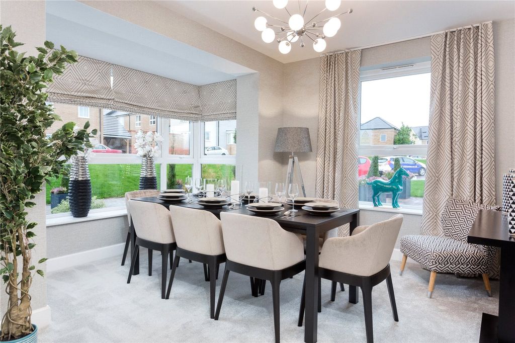 Additional image 7 of 5 bed detached house for saleAlbany Park, Church Crookham, Hampshire GU52