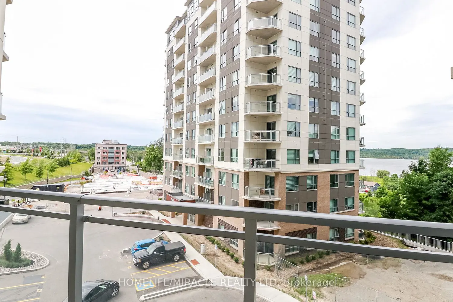 Additional image 11 of 58 Lakeside Terrace 501
