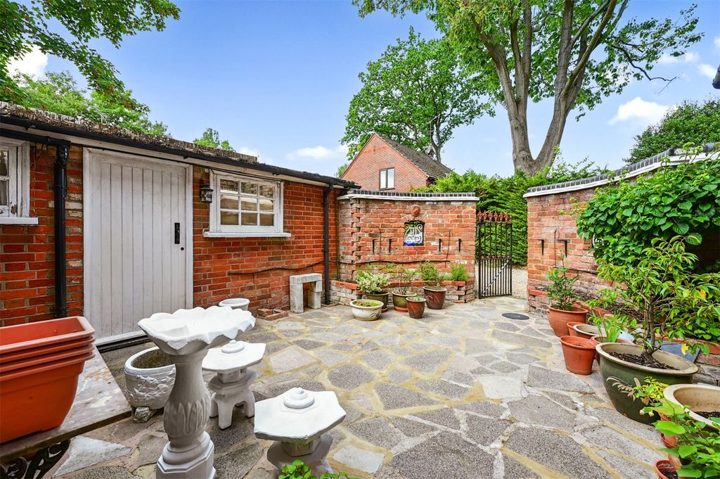 Additional image 2 of 2 bed flat for saleStockton Avenue, Fleet, Hampshire GU51