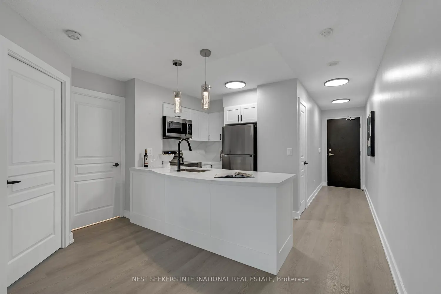 Additional image 4 of 18 Yonge Street 2507