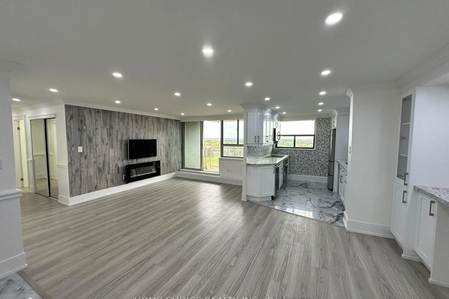 100 Wingarden Court 1006 photo 2