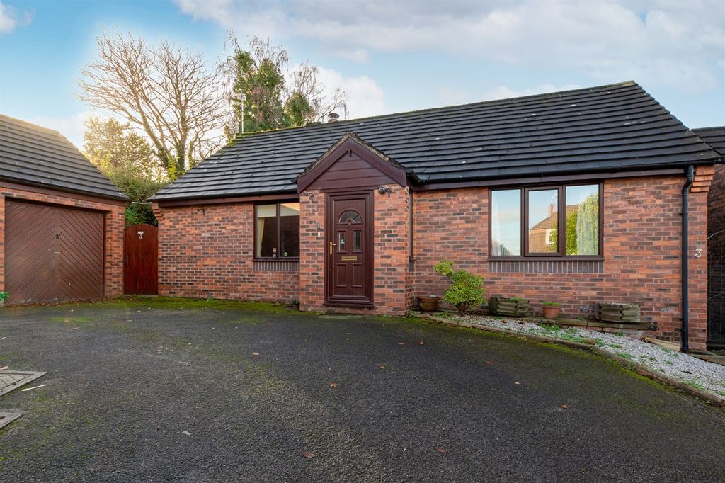 3 bed detached bungalow for saleSt. Lukes Way, Frodsham WA6