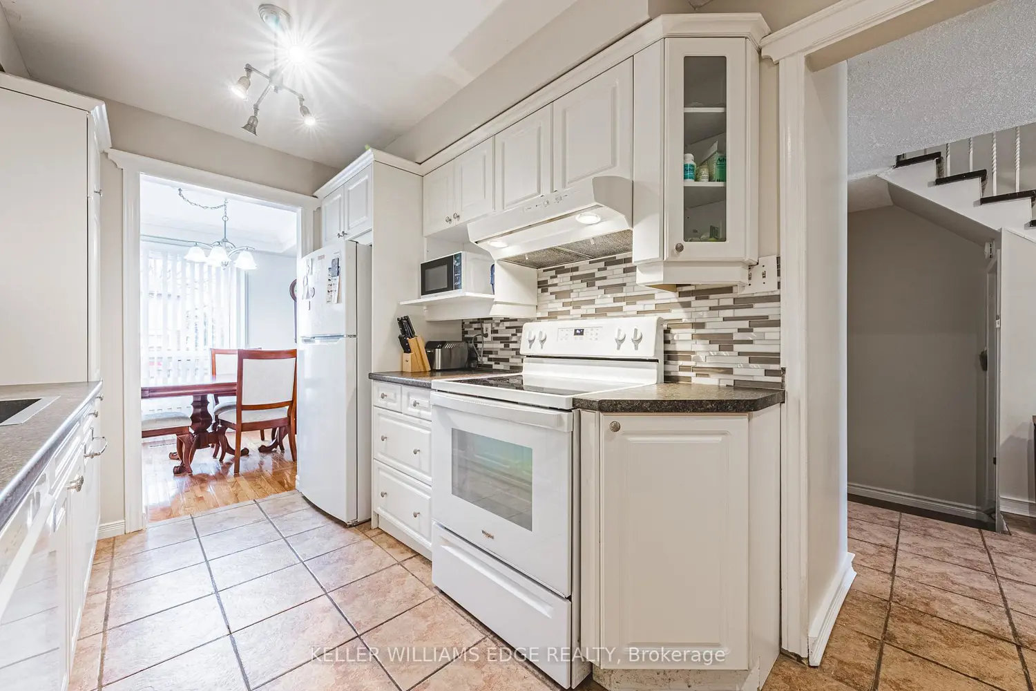 1576 Newlands Crescent 60