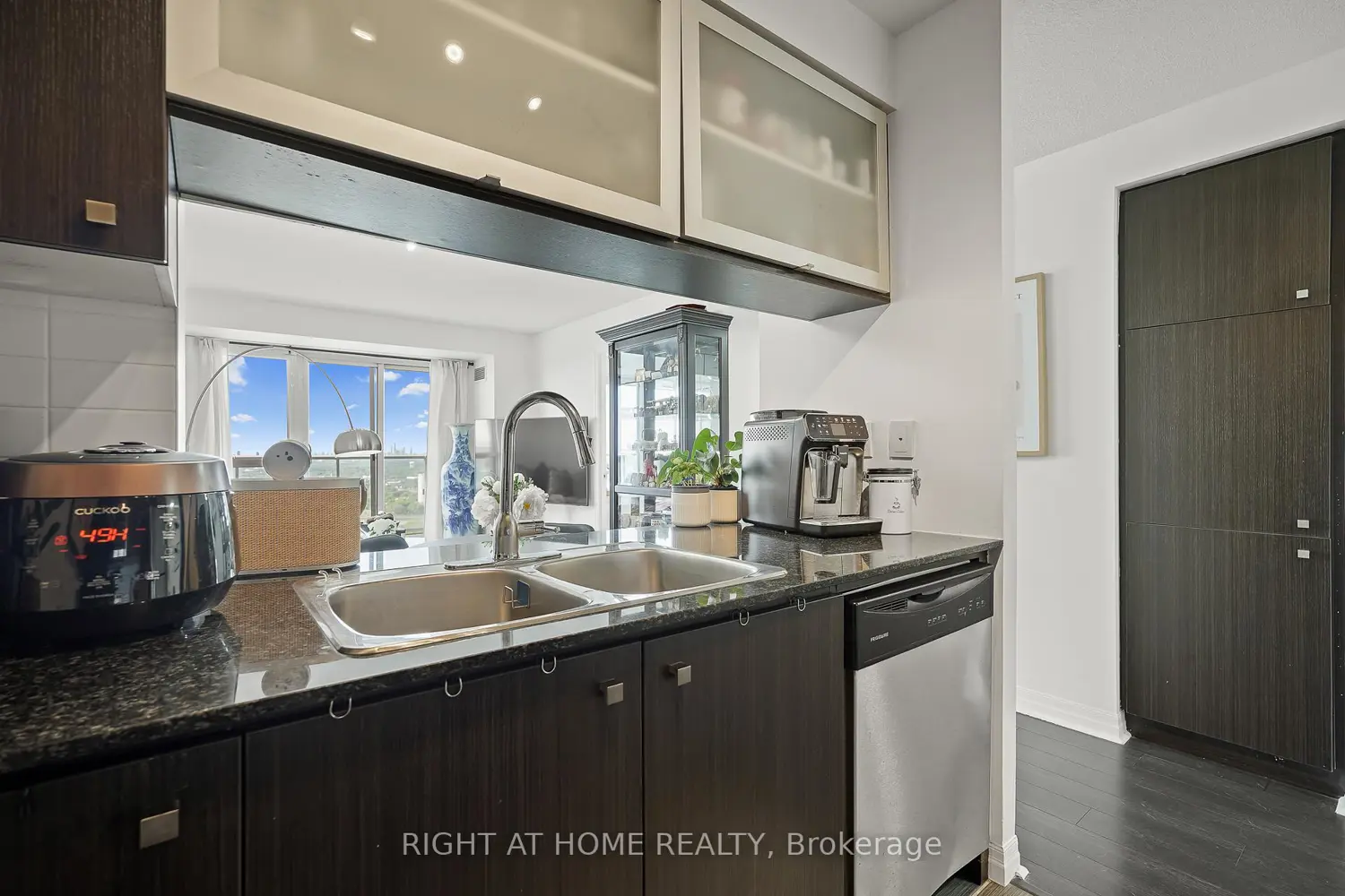 Additional image 10 of 2015 Sheppard Avenue 3802