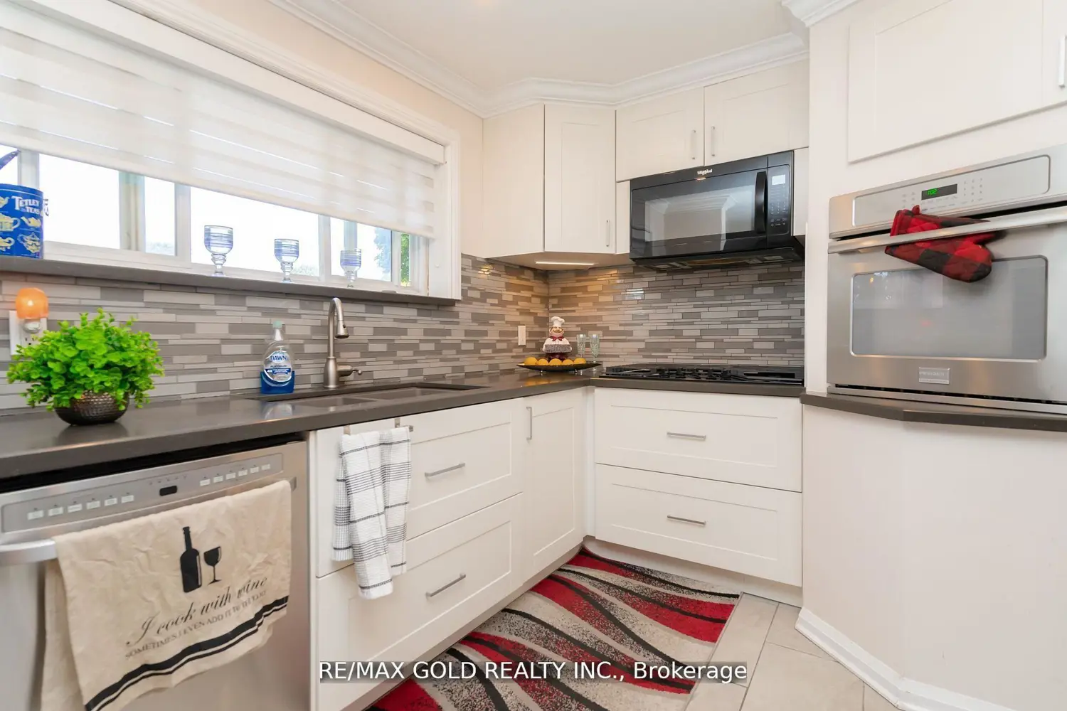 9 Ashwood Crescent photo 5