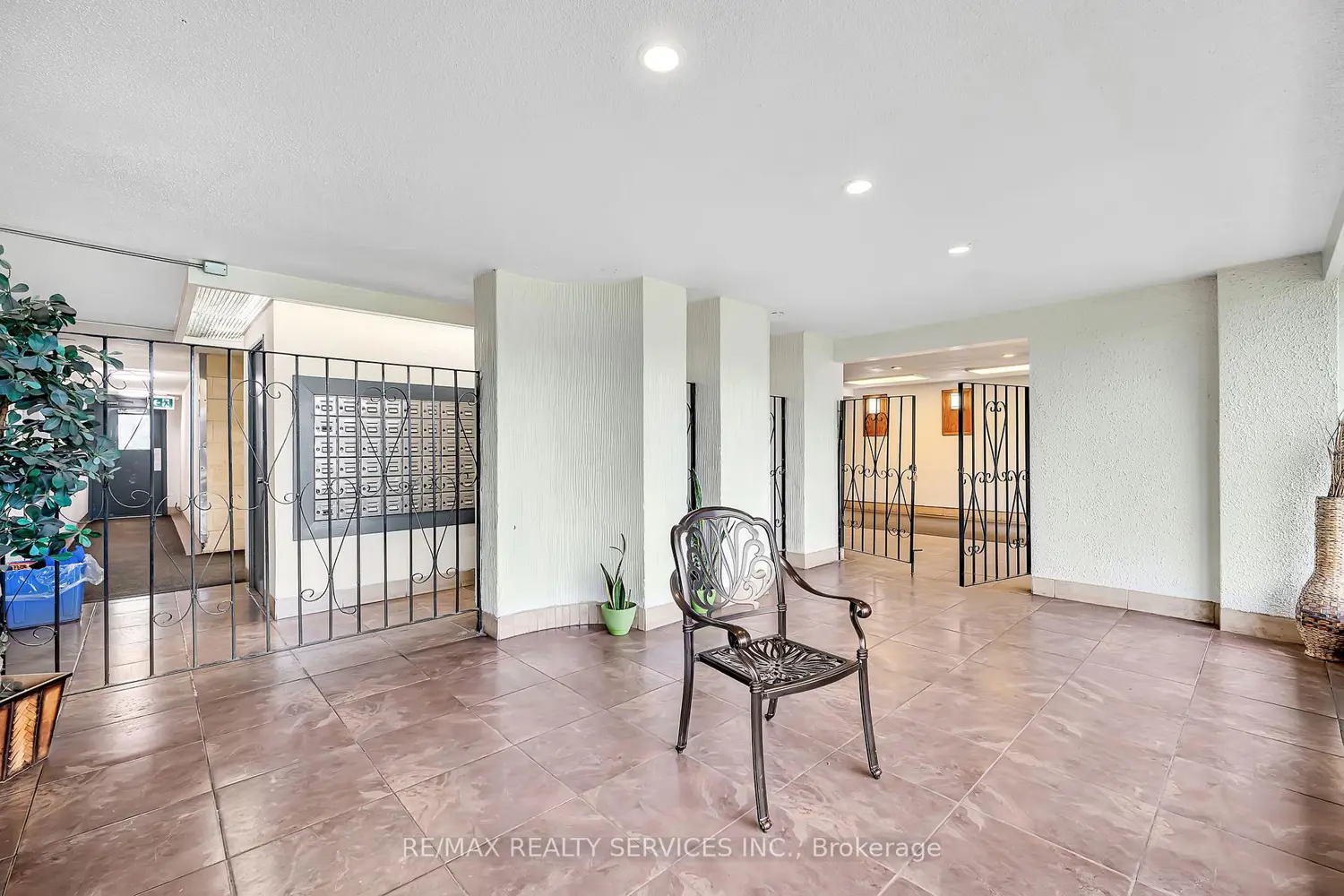 Additional image 7 of 180 Markham Road 1701