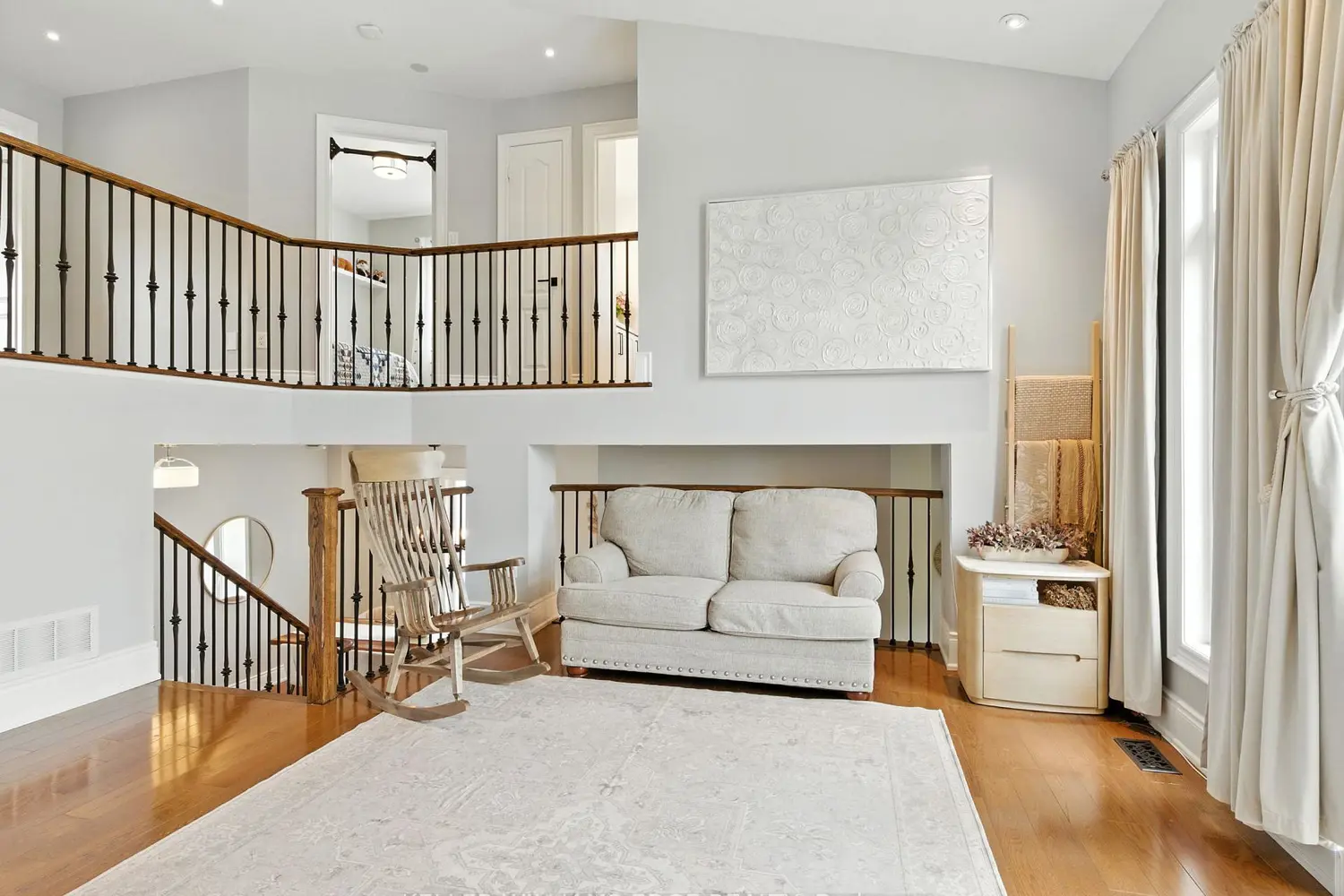 200 Giddings Crescent photo 5