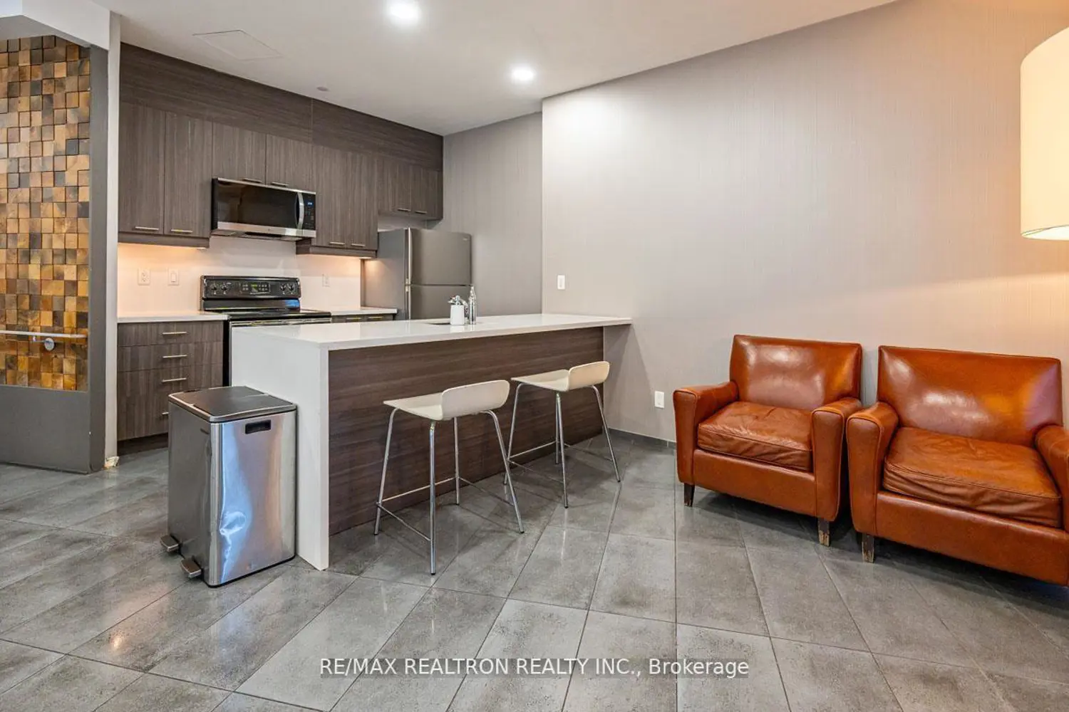 Additional image 17 of 15 Bruyeres Mews 1008