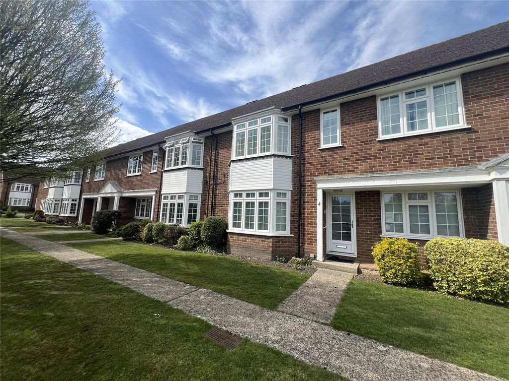 2 bed flat for saleCranbrook Court, Fleet, Hampshire GU51