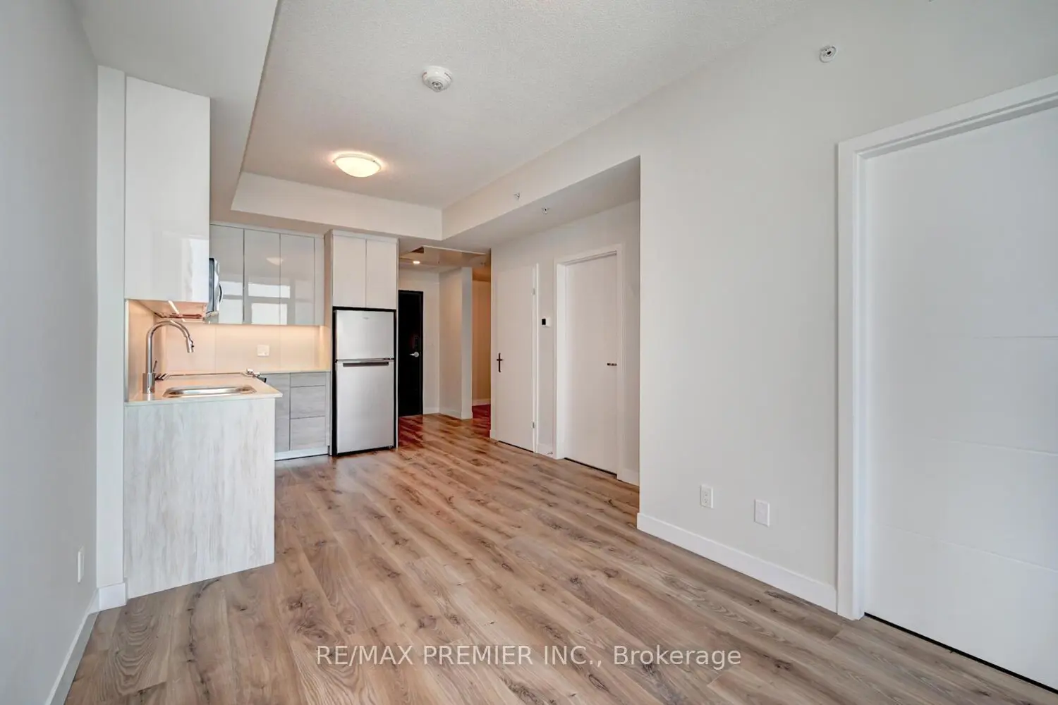 60 Frederick Street 813 photo 2