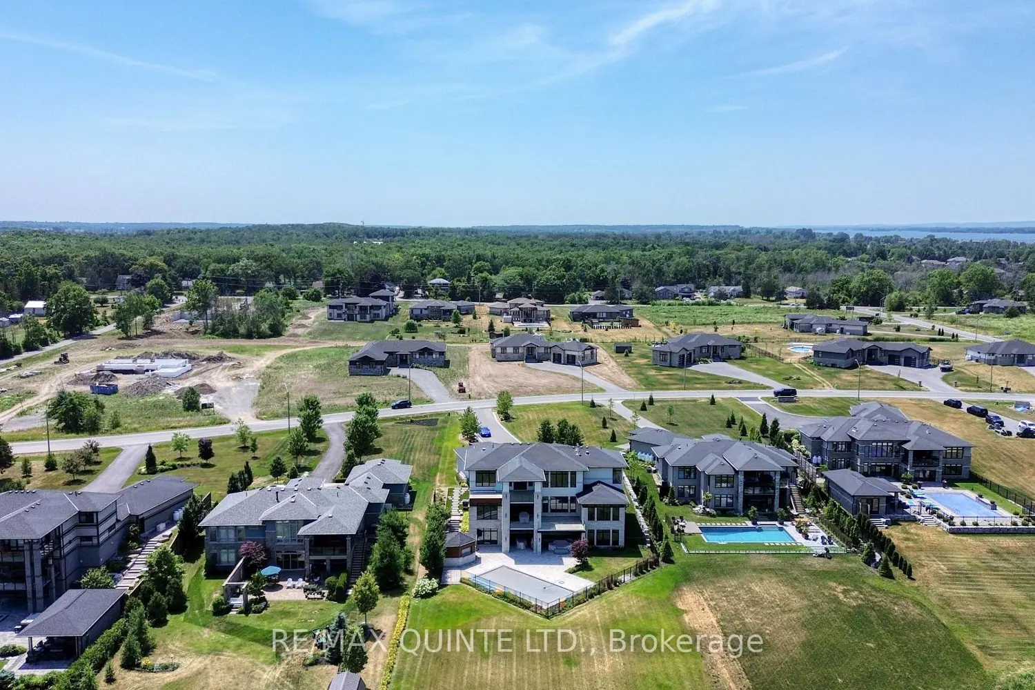 25 Leaside Drive photo 2