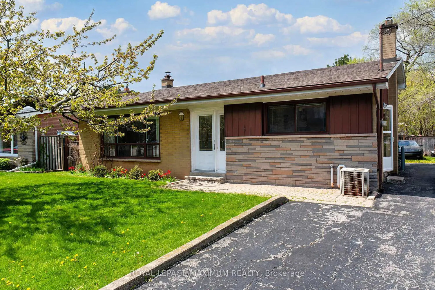 565 Pinegrove Road