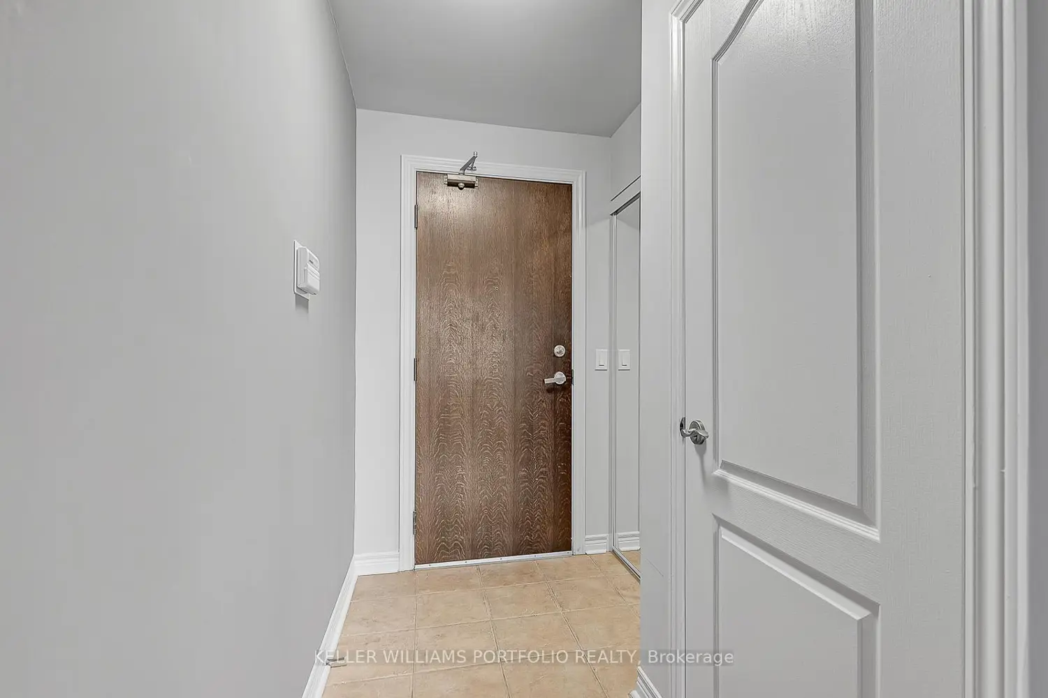 15 North Park Road 1417 photo 3