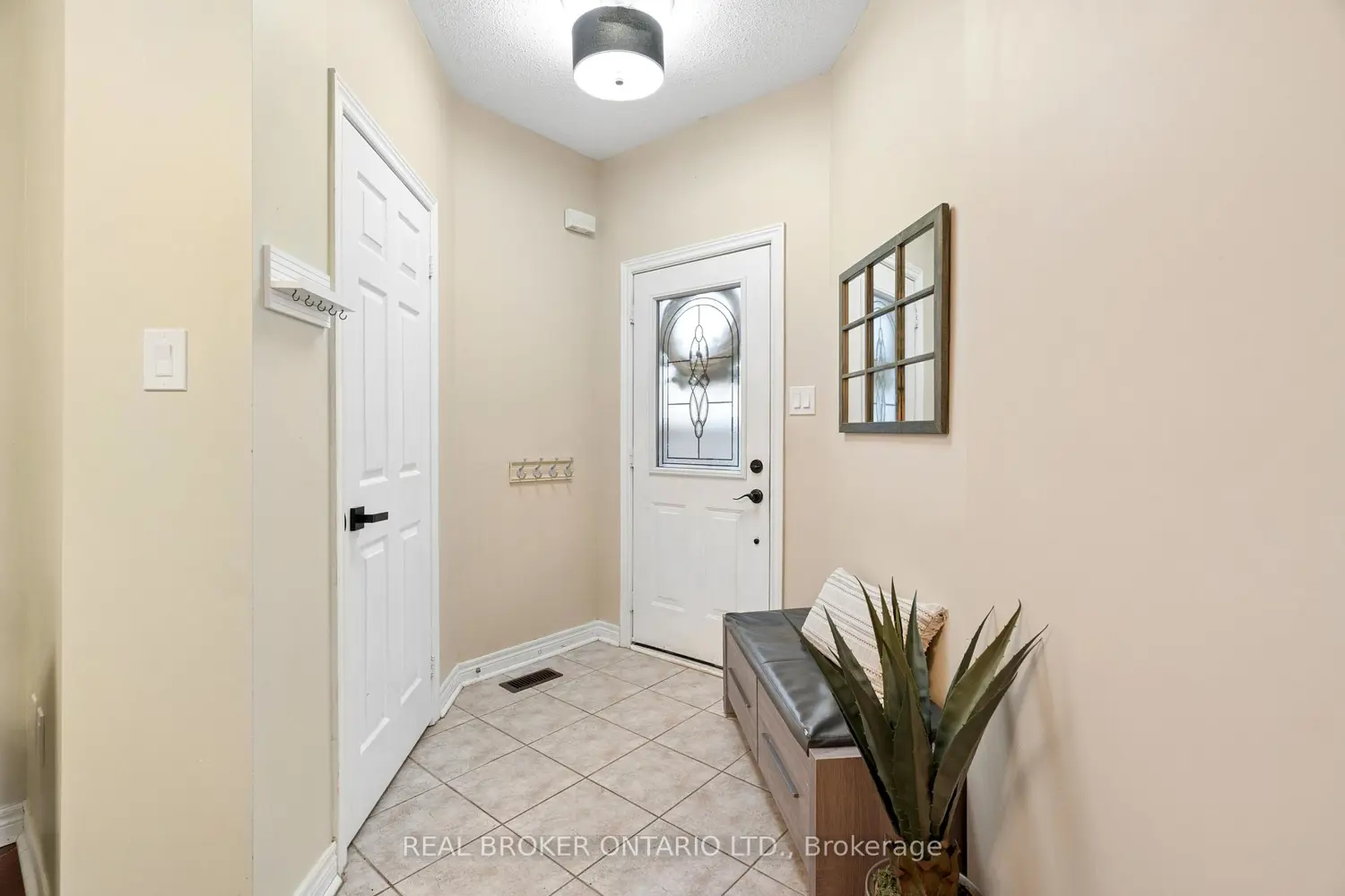 27 Spruce Boulevard photo 2