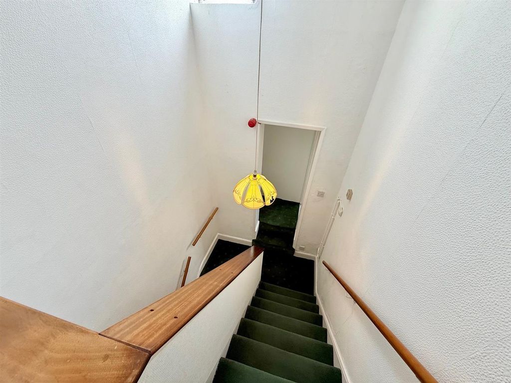 Additional image 19 of 4 bed flat for saleRegent Road, Great Yarmouth NR30