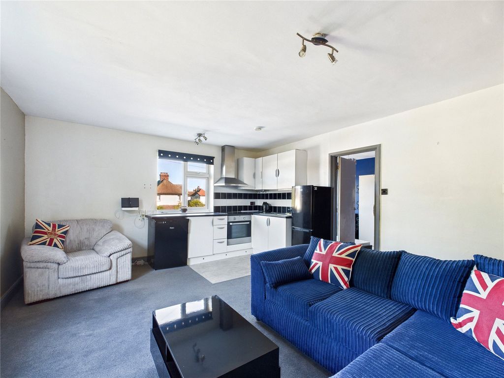 Additional image 5 of 1 bed flat for salePrinces Road, Felixstowe, Suffolk IP11