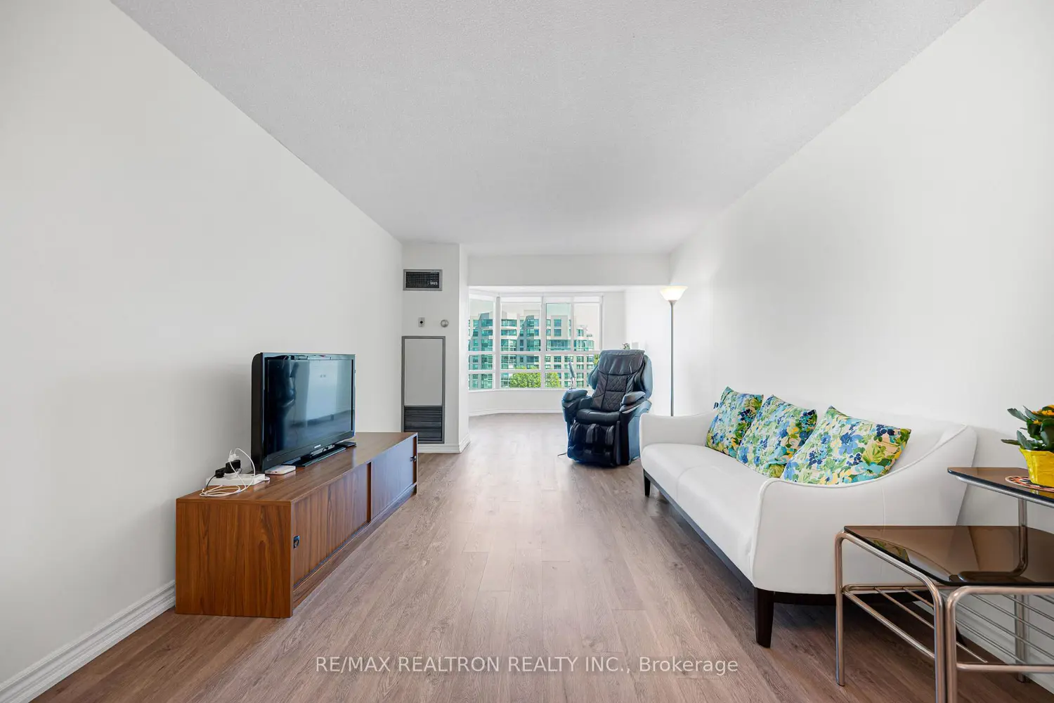 Additional image 6 of 7805 Bayview Avenue 910