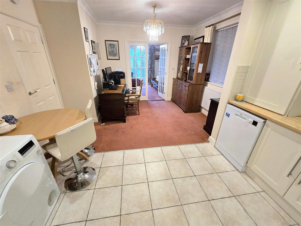 Additional image 7 of 2 bed flat for saleEsplanade Court, Great Yarmouth NR30