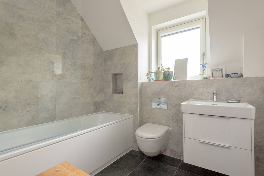 Additional image 26 of 4 bed detached house for sale21 Castlemains Gardens, Dirleton, North Berwick EH39