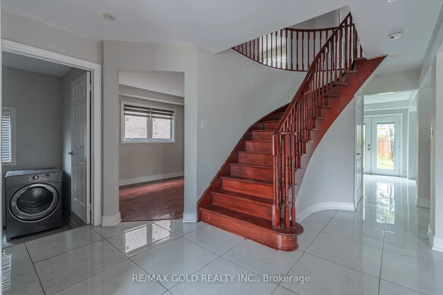71 Ravenswood Drive photo 4