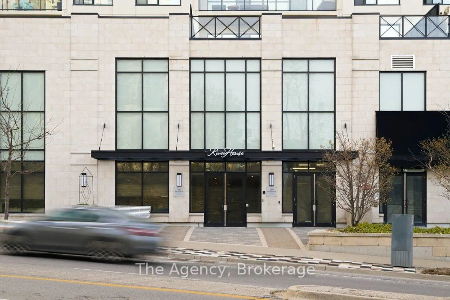 160 Macdonell Street 901